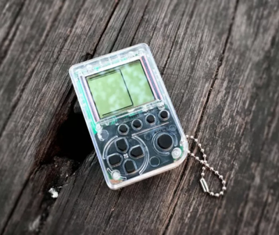 你小時候玩的國產俄羅斯方塊掌機,至今仍遠銷非洲